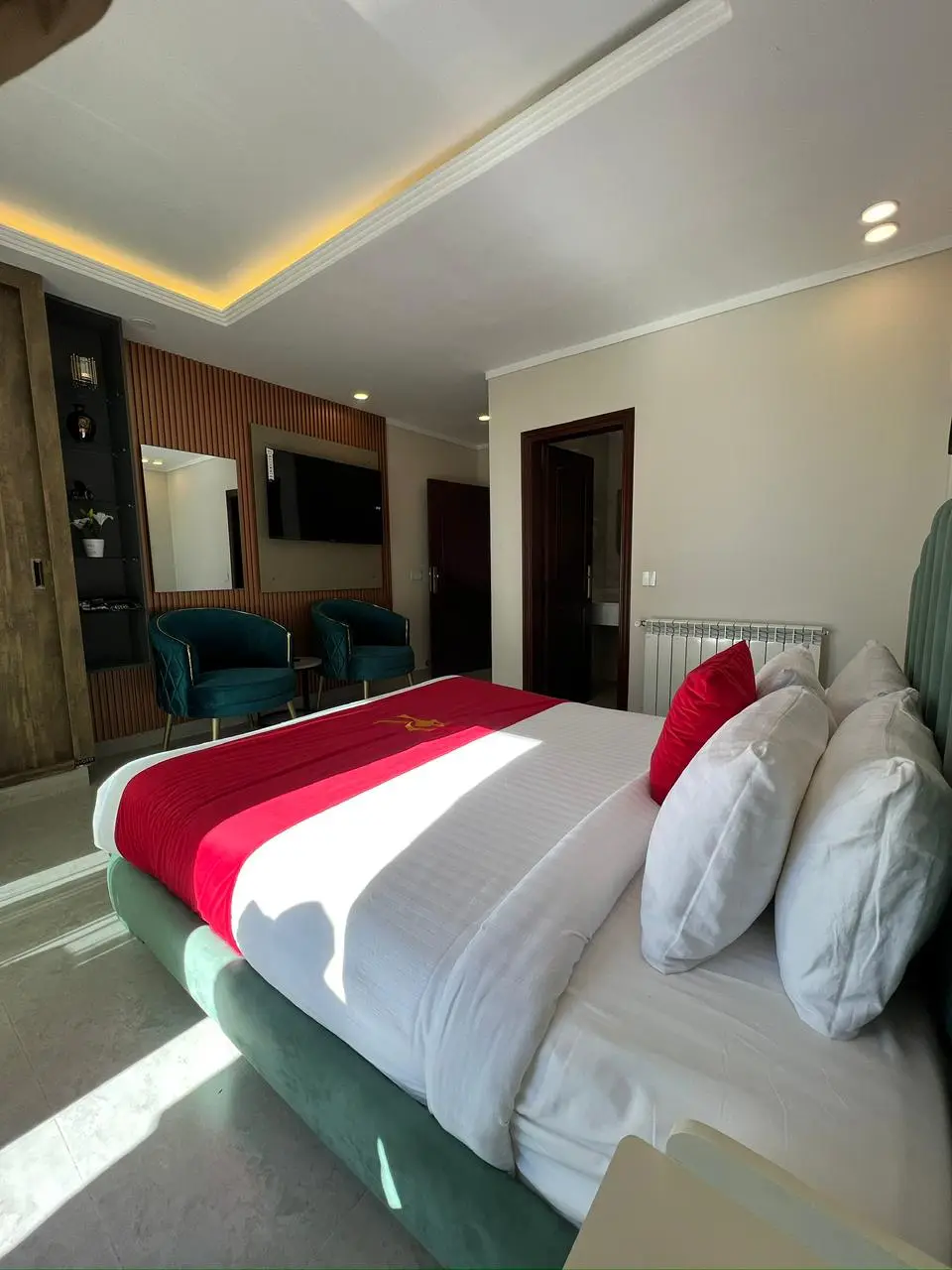 Executive Suite 202