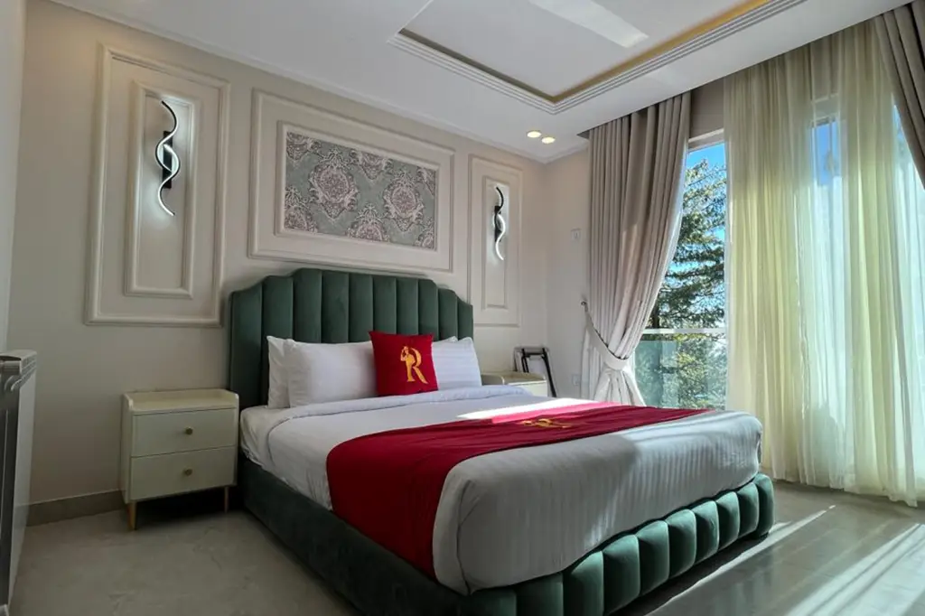 Executive Suite 202