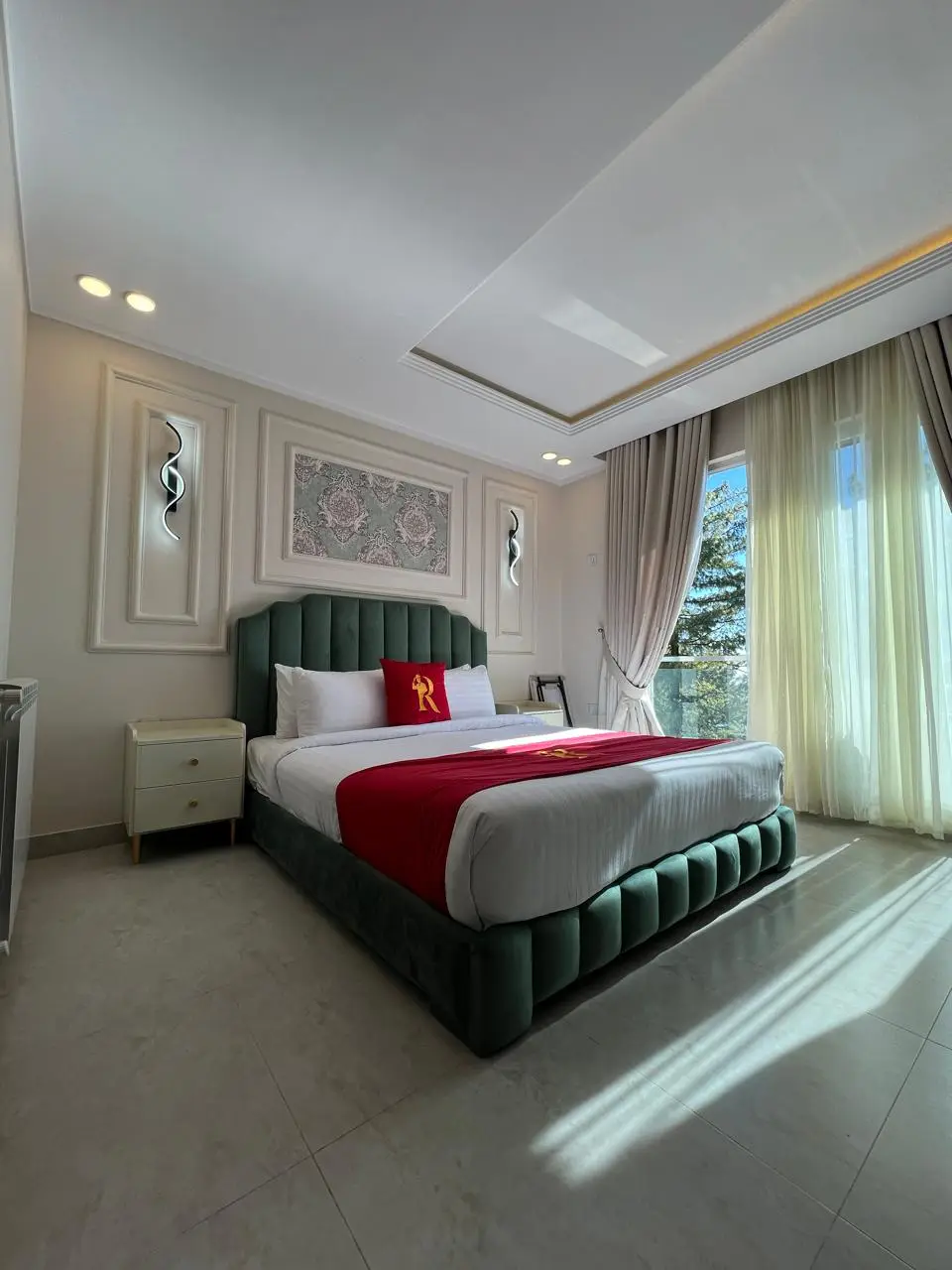 Executive Suite 202